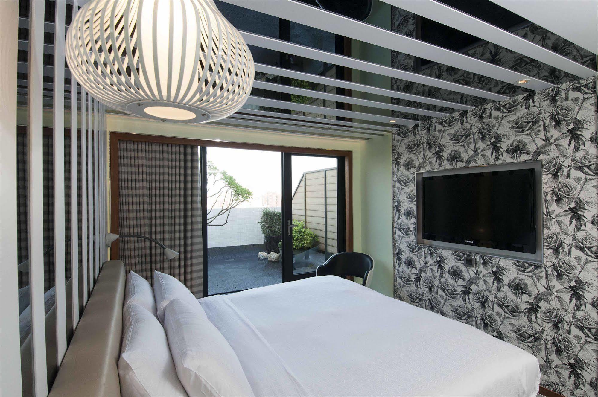 Royal Hotel Group- Central Park Branch Гаосюн Екстер'єр фото