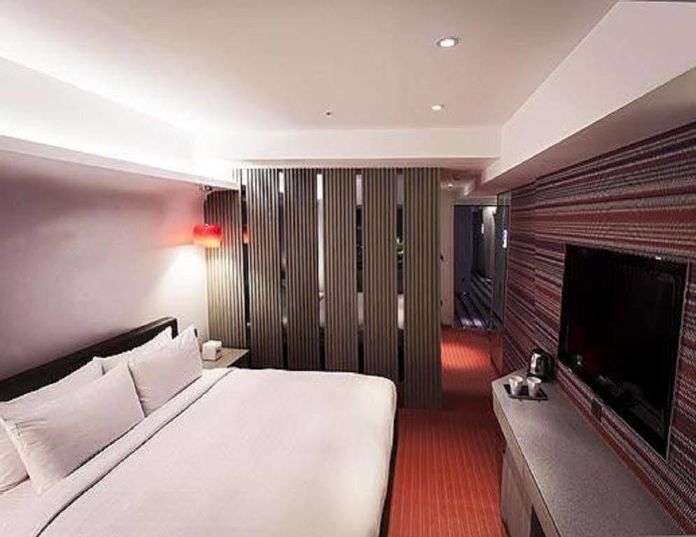 Royal Hotel Group- Central Park Branch Гаосюн Екстер'єр фото