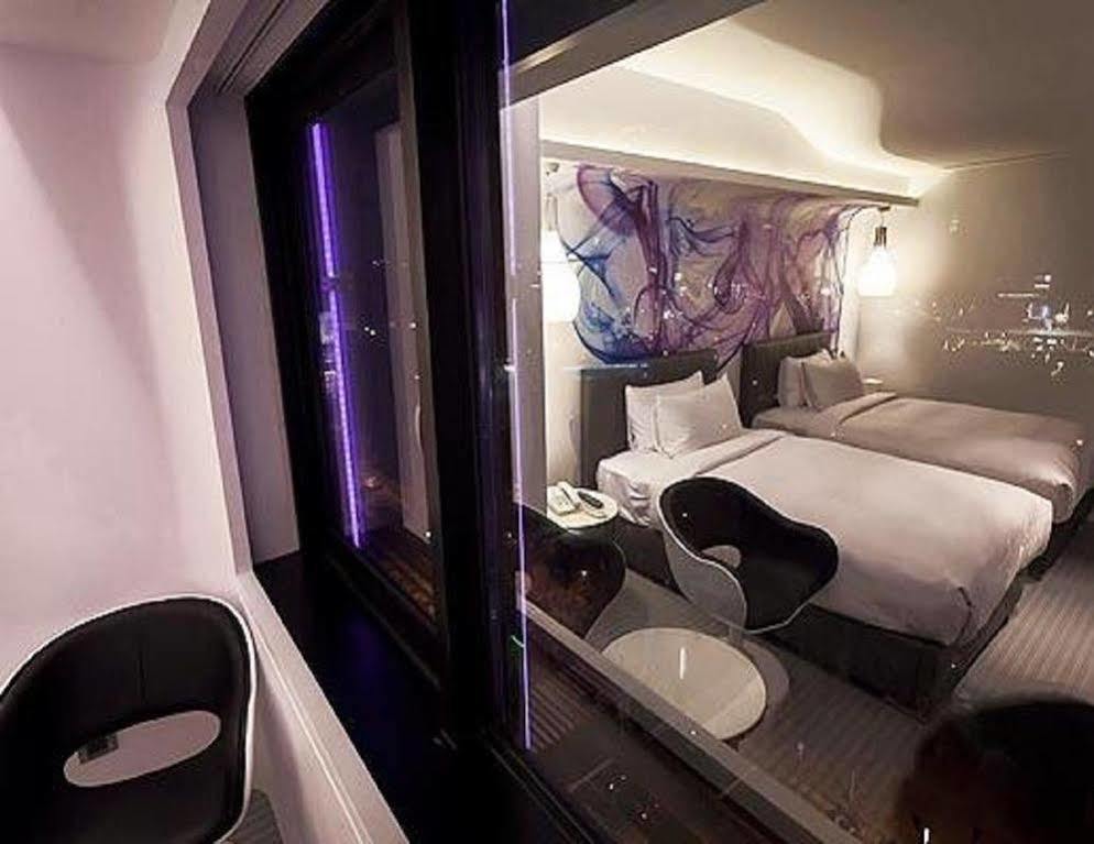 Royal Hotel Group- Central Park Branch Гаосюн Екстер'єр фото