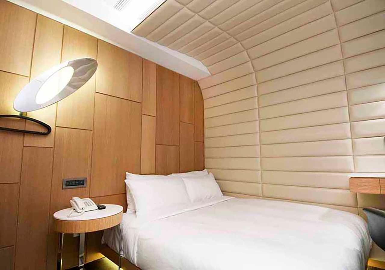 Royal Hotel Group- Central Park Branch Гаосюн Екстер'єр фото